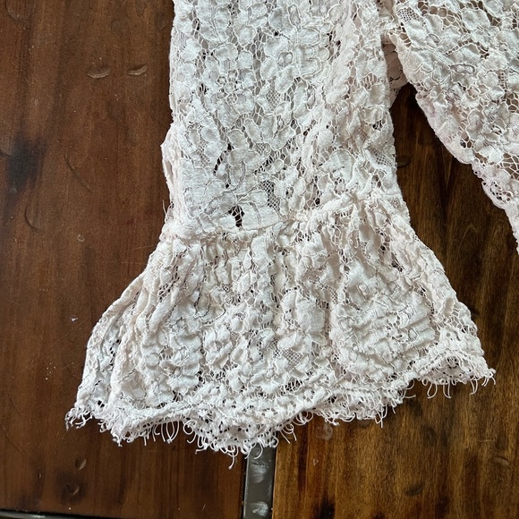 Rose + Olive Lace Bell Sleeve Top
Size: 1X - Picture 3 of 6